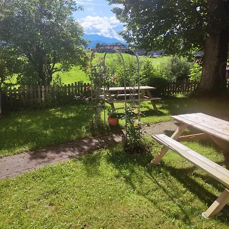 Weisser Hirsch Bed and breakfast 3*