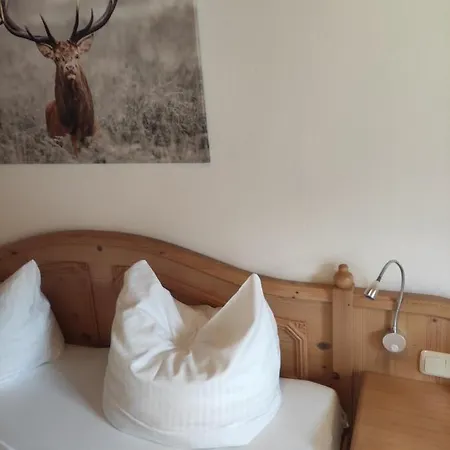 Weisser Hirsch Bed & Breakfast 3*