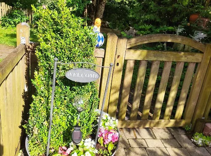 Weisser Hirsch Bed & Breakfast 3*